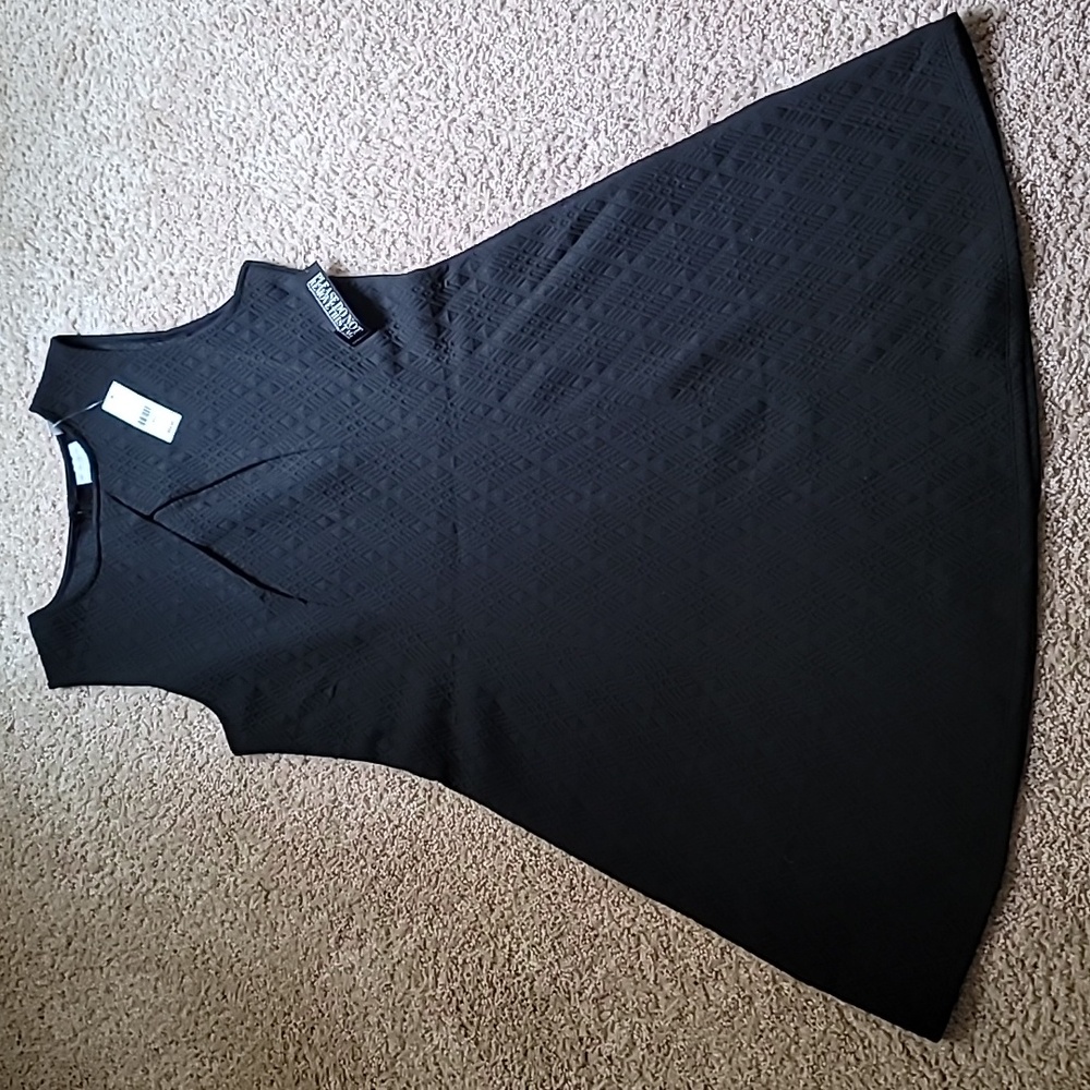 NWT NY & Co textured stretchy mini black sleeveless dress, size L